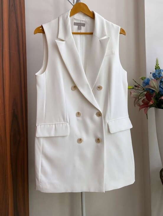 H&M Jackets & Blazers - H&M Cream Double-Breasted Sleeveless Blazer Vest Size Medium